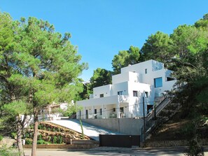 Property, House, Architecture, Real Estate, Residential Area, Building, Home, Neighbourhood, Tree, Estate
