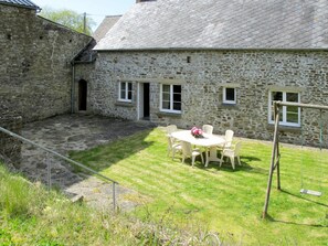Plante, Propriété, Fenêtre, Bâtiment, Table, Lot Terre, Maison, Chaise, Herbe, Chalet
