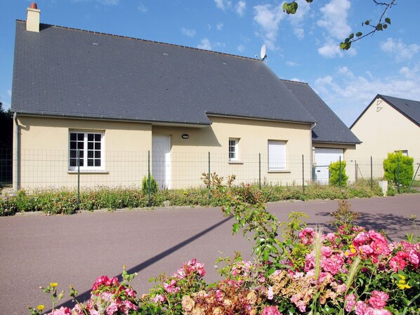Zuhause, Wohngebiet, Eigentum, Haus, Grundeigentum, Gebäude, Hütte, Nachbarschaft, Grundstueck, Vorort