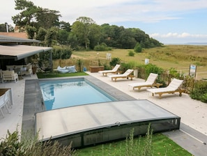 L'Eau, Plante, Nuage, Propriété, Ciel, Piscine, Mobilier De Jardin, Ombre, Balancelle, Arbre