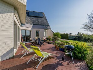 Tabelle, Möbel, Stuhl, Schatten, Tischdecke, Grundeigentum, Holz, Baum, Gartenmöbel, Freizeit