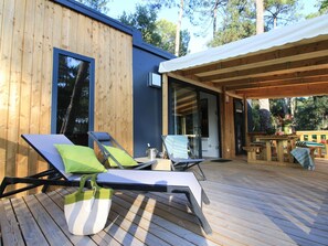 Möbel, Eigentum, Gebäude, Pflanze, Holz, Baum, Schatten, Tabelle, Gartenmöbel, Die Architektur