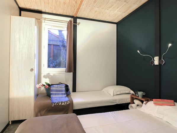 Möbel, Eigentum, Gebäude, Komfort, Holz, Textil, Interior Design, Beleuchtung, Schatten, Flooring