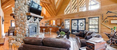 Pigeon Forge Vacation Rental | 3BR | 2.5BA | Stairs Required | 2,200 Sq Ft