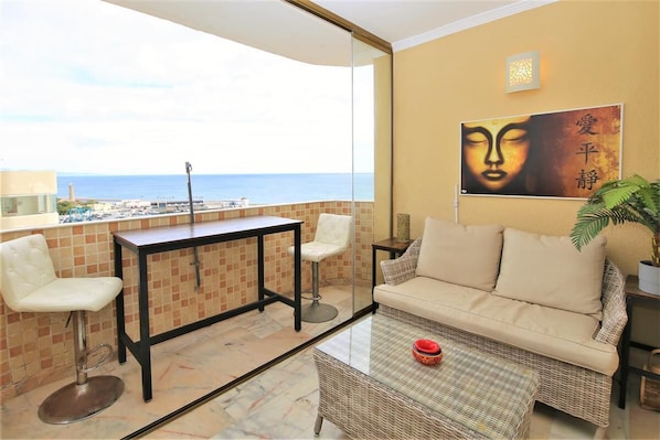 Beautiful balcony with stunning sea views in this property