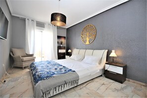 Super king size waterbed in the apartment with balcony access