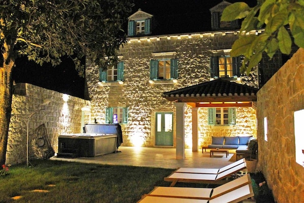 Beautiful Traditional Dubrovnik Villa | 4 Bedrooms | Villa Cavtat Heritage |  Private Jacuzzi & Sauna | Cavtat by Villamore