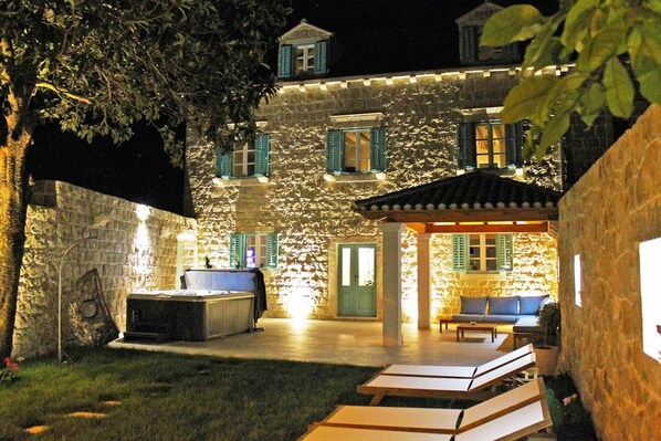 Beautiful Traditional Dubrovnik Villa | 4 Bedrooms | Villa Cavtat Heritage |  Private Jacuzzi & Sauna | Cavtat by Villamore