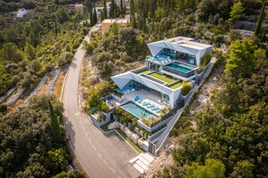 Villa Aqua Majestic Diamond |Sumptuous 5 Bedroom Villa – Magnificent Views of The Adriatic Sea