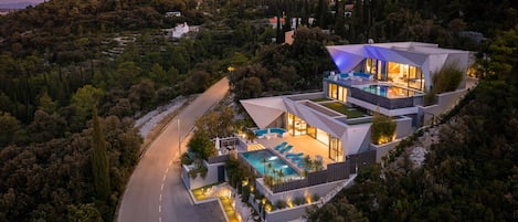 Villa Aqua Majestic Diamond |Sumptuous 5 Bedroom Villa – Magnificent Views of The Adriatic Sea
