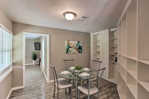 Dining Space | Dishware/Flatware
