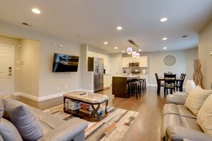 Living Area | Free WiFi | Smart TV