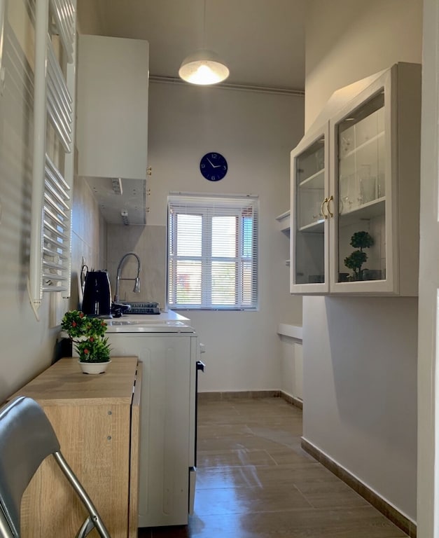 Rhodes Old Town Apartment Manos