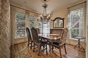 Enjoy some evening beverages or enjoy a delicious meal at this stunning table!