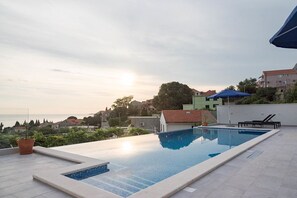 Utomhuspool