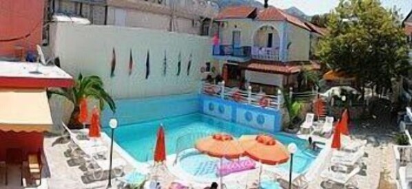 Utomhuspool