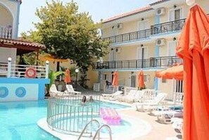 Utomhuspool
