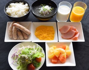朝食ビュッフェ