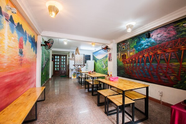 Breakfast area