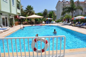 Utomhuspool