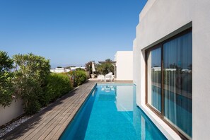 Private pool