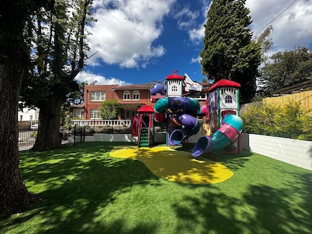 Außen-Kinderspielplatz