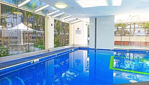 Indendørs pool