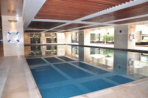 Pool inomhus/utomhus