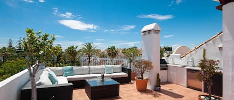 Castiglione rental has its own roof deck with pool and kitchen