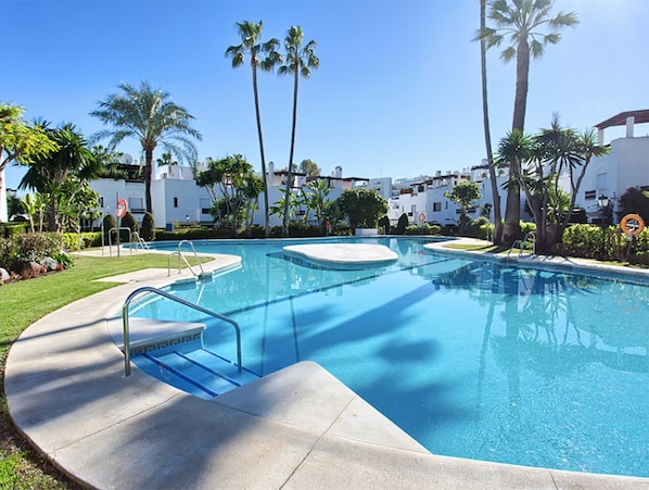 Pool in top end complex, holiday rental