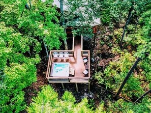 Secluded private hot tub