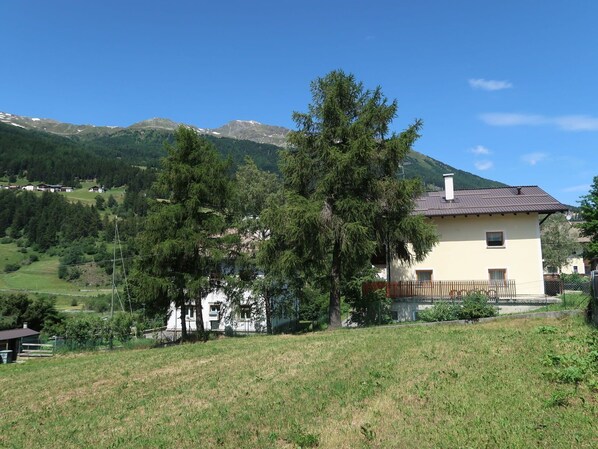 Propriété, Maison, Domicile, Montagne, Paysage Naturel, Lot Terre, Immobilier, Arbre, Chalet, Zone Rurale