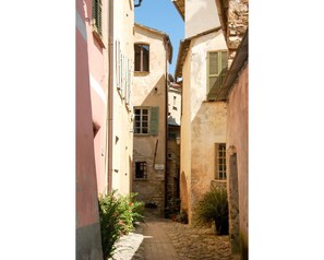 Pflanze, Fenster, Gebäude, Himmel, Wohngebiet, Haus, Strassenbelag, Flooring, Gasse