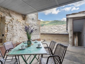 Eigentum, Haus, Gebäude, Zimmer, Tabelle, Möbel, Grundeigentum, Interior Design, Terrasse, Die Architektur
