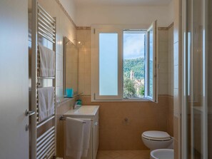 Badezimmer, Zimmer, Eigentum, Fussboden, Gebäude, Haus, Interior Design, Grundeigentum, Die Architektur, Badezimmerschrank