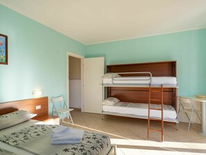 Möbel, Zimmer, Eigentum, Interior Design, Bett, Schlafzimmer, Grün, Türkis, Wand, Fussboden