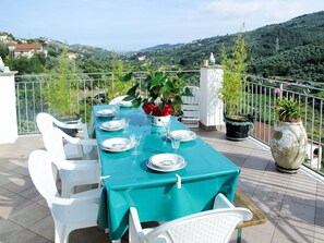 Property, Table, Restaurant, House, Real Estate, Vacation, Meal, Balcony, Villa, Furniture