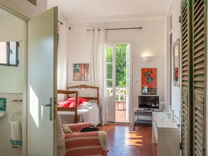 Eigentum, Bilderrahmen, Möbel, Fenster, Komfort, Holz, Interior Design, Gebäude, Fussboden, Wohnzimmer