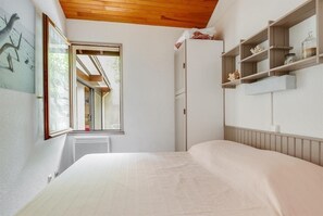 Chambre du bas (lit en 140)