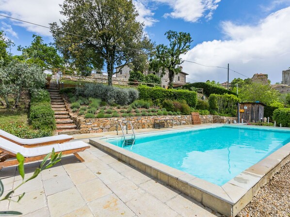 Water, Cloud, Plant, Sky, Property, Swimming Pool, Azure, Botany, Tree, Building
