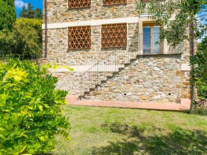 Plante, Fenêtre, Bâtiment, Escaliers, Porte, Lot Terre, Arbre, Maison, Herbe, Chalet