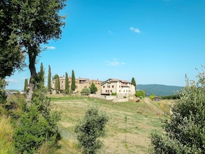 Propriété, Paysage Naturel, Ciel, Biens, Maison, Arbre, Zone Rurale, Bùtiment, Herbe, Village