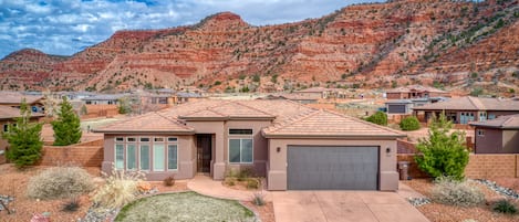 Front of home looking towards Tom's Canyon 