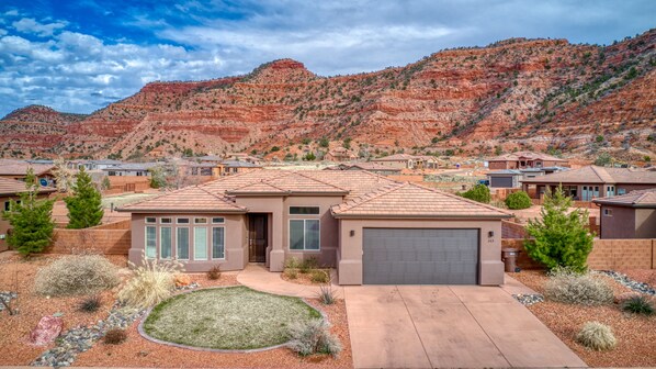 Front of home looking towards Tom's Canyon 