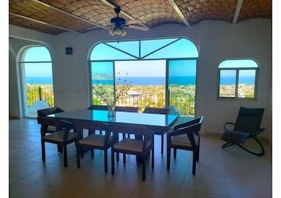 Hermosa casa con vista al mar 