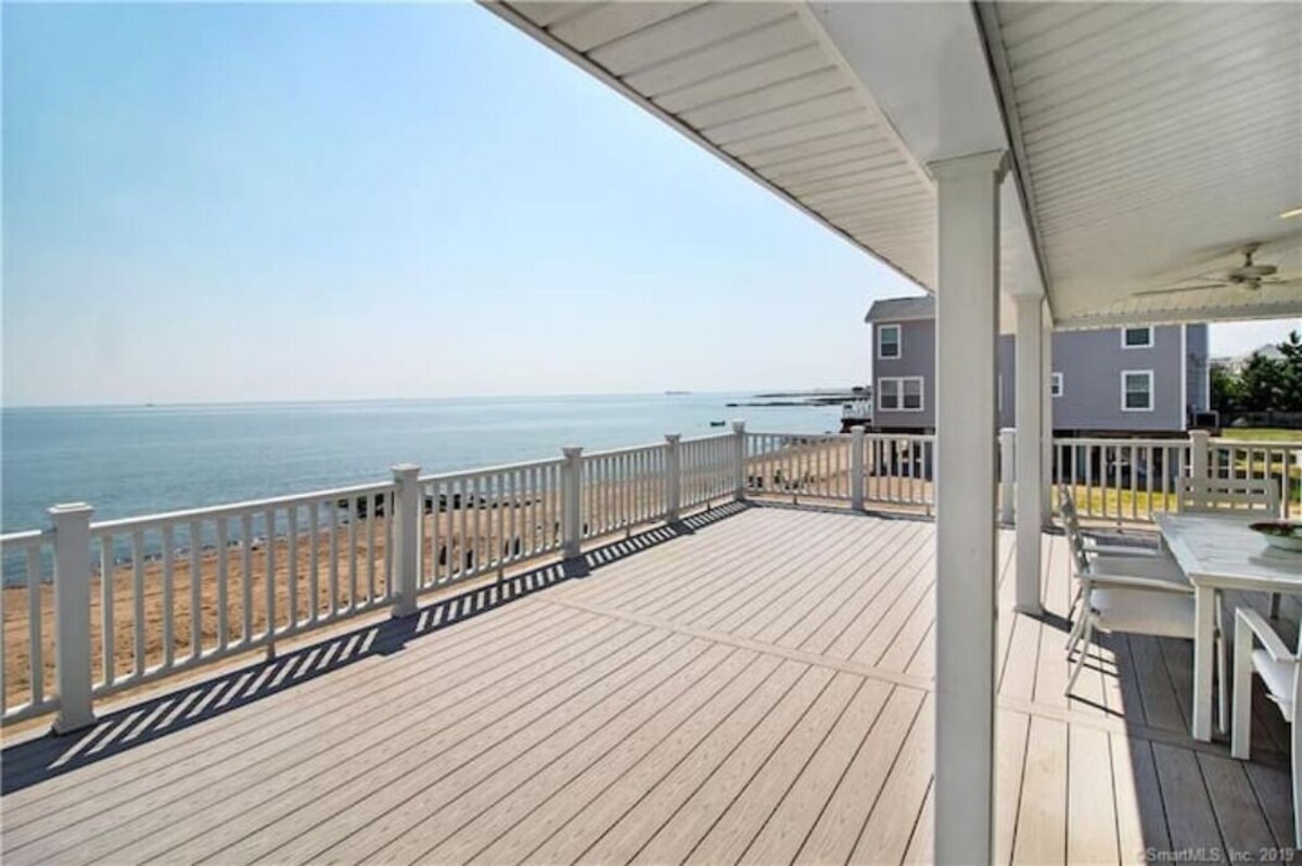 Direct Waterfront Private Beach Escape