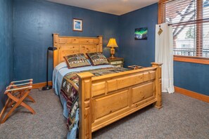 Get a good night's sleep | Queen Bed | Main Level