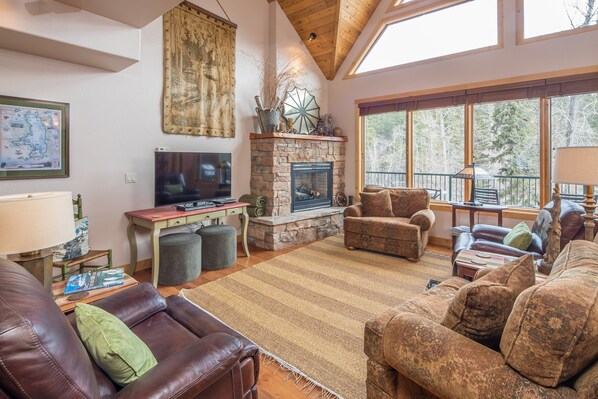 Enjoy the spectacular views | Main Level