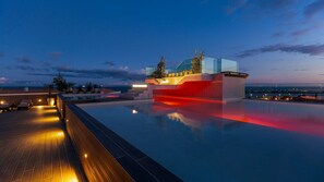 Rooftop pool