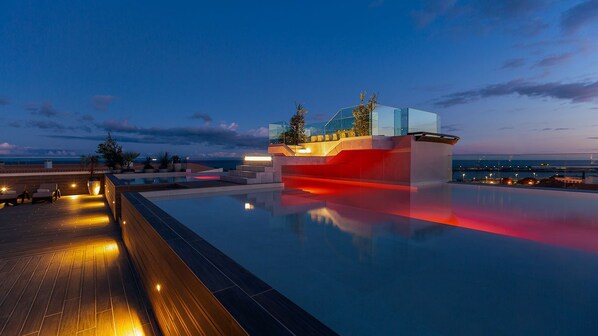 Rooftop pool